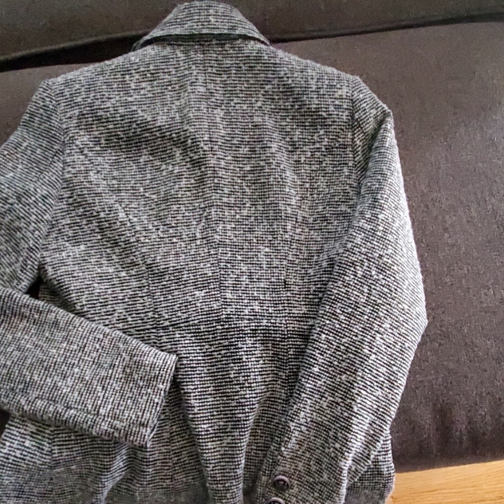 Blazer - Picture 2 of 2